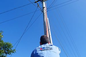 Emergency Electrician Brisbane Working On Residential Power Lines